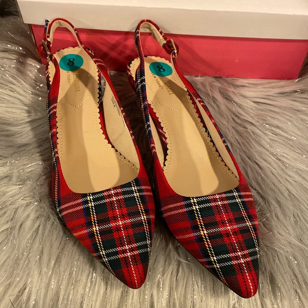 BNWT ISAAC MIZRAHI Viral Red Green Plaid Flat Shoes Women's Size 8 - Picture 2 of 8